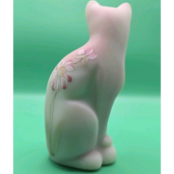 Fenton Art Burmese Glass Cat Painted Flowers & Dragonfly Signed Ltd. Edition - Picture 5 of 8